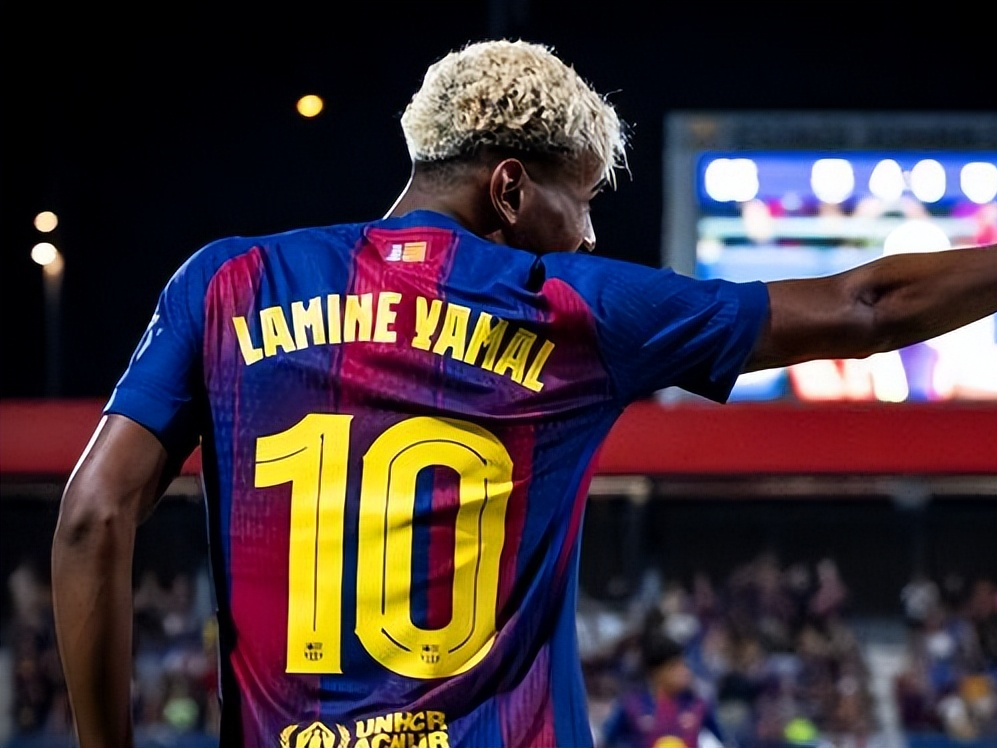 BTi体育-瓦伦西亚击败巴列卡诺，豁然开朗(瓦伦西亚最强时期)