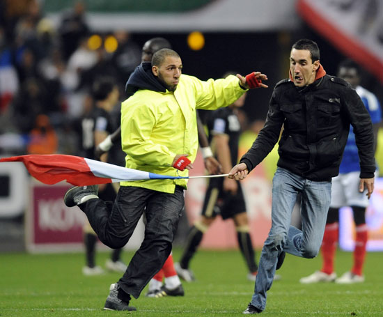 关于奥地利队主场大捷，引得球迷欢呼不已的信息